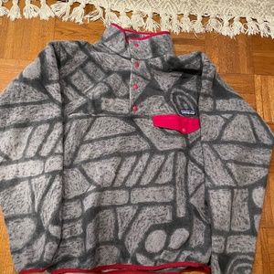 Men’s Patagonia Synchiilla fleece top: size M